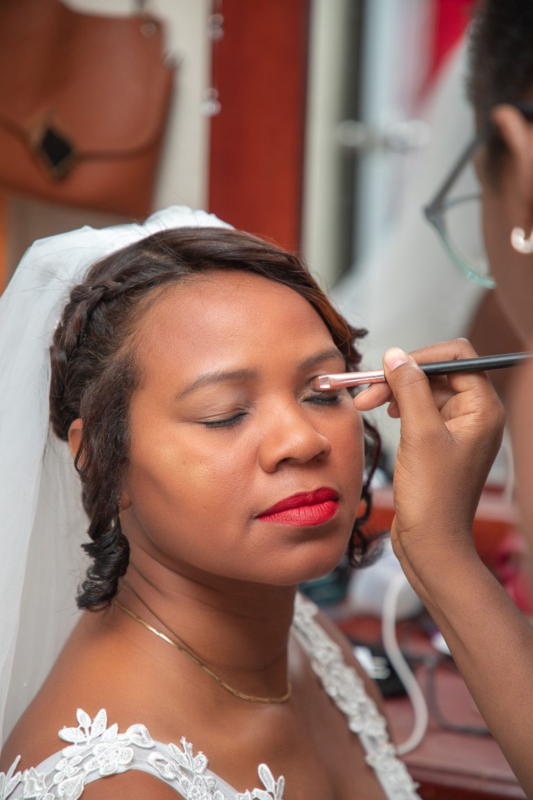 Maquillage de mariée afro : tenue longue durée