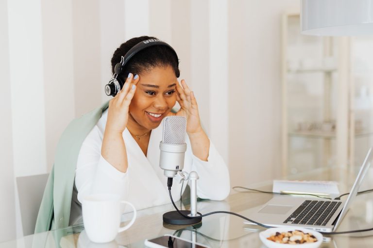 Ressources beauté afro : podcasts et comptes à suivre
