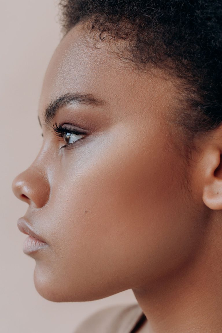 Tutoriel maquillage nude pour peau noire