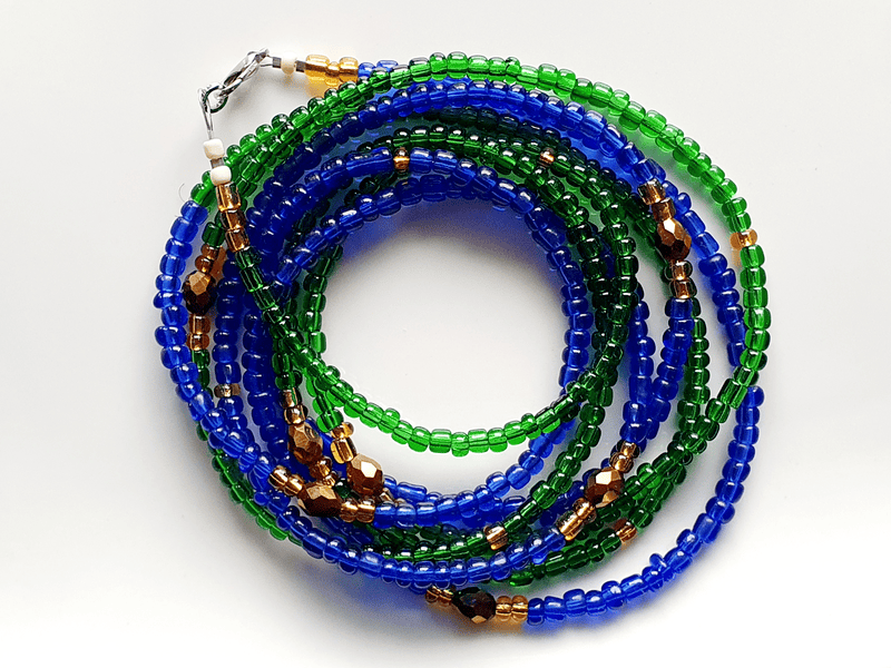 Perles de taille africaines Weya Beads en verre bleu, vert et doré (baya)